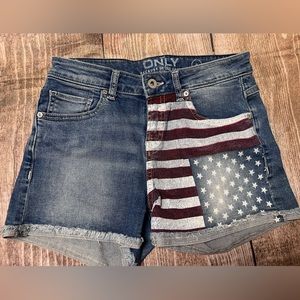 ONLY denim shorts -a American Flag